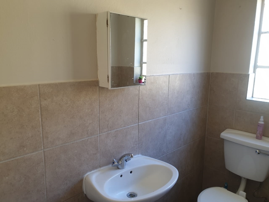 To Let 2 Bedroom Property for Rent in Orange Grove Gauteng