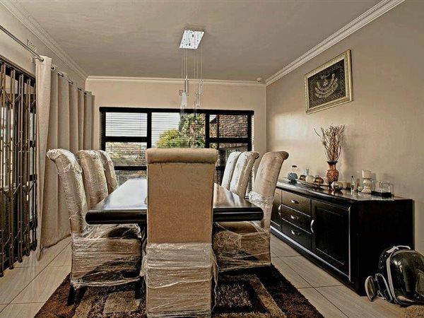 5 Bedroom Property for Sale in Glenvista Gauteng