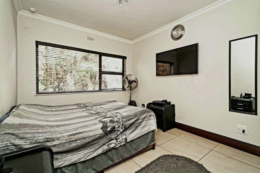 5 Bedroom Property for Sale in Glenvista Gauteng