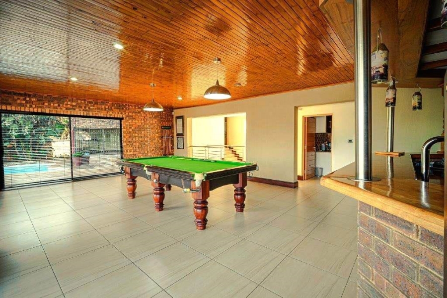 5 Bedroom Property for Sale in Glenvista Gauteng