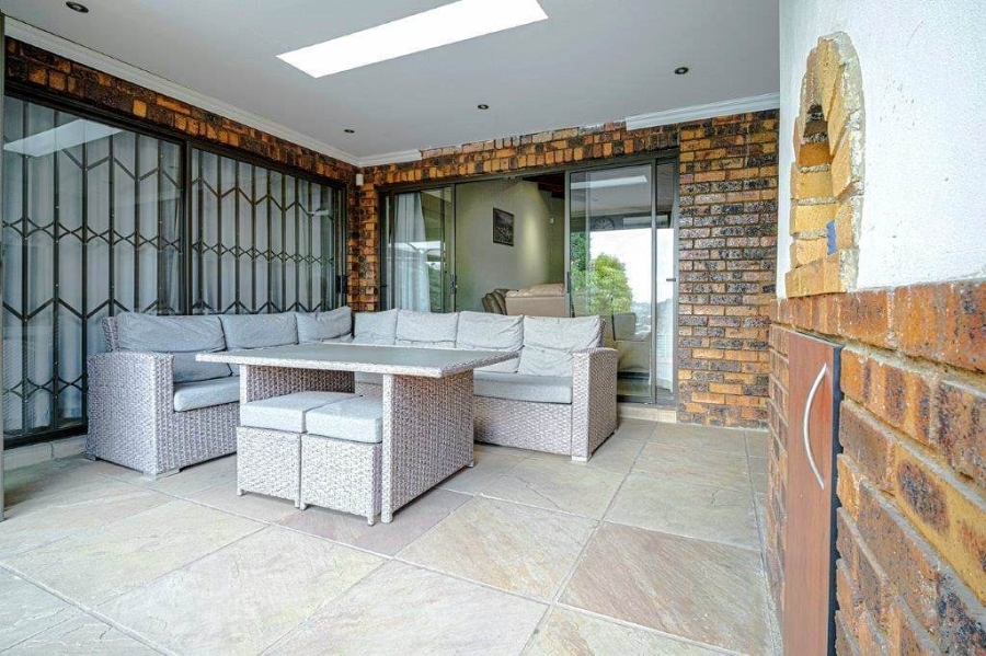 5 Bedroom Property for Sale in Glenvista Gauteng