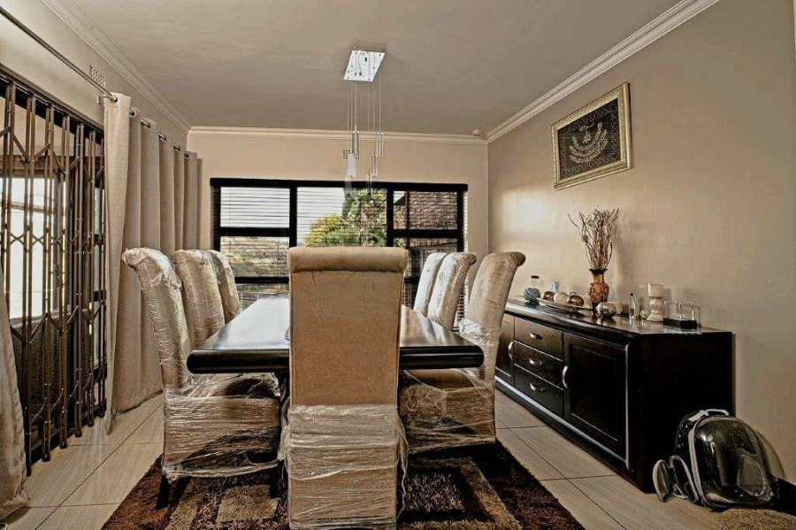 5 Bedroom Property for Sale in Glenvista Gauteng