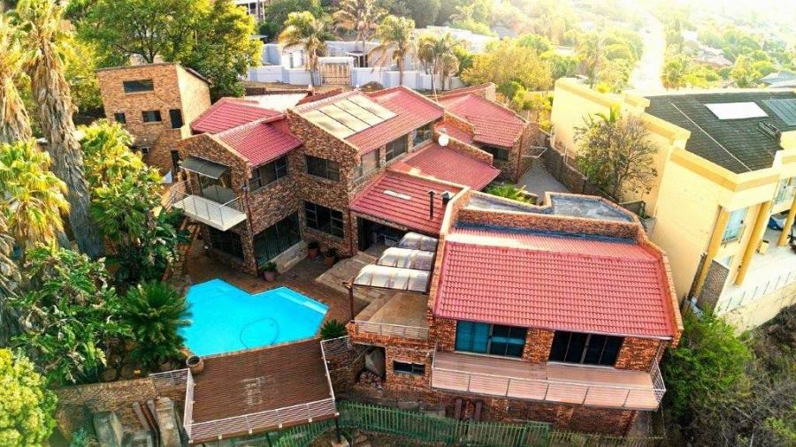 5 Bedroom Property for Sale in Glenvista Gauteng