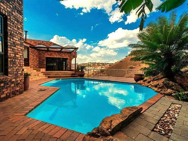 5 Bedroom Property for Sale in Glenvista Gauteng