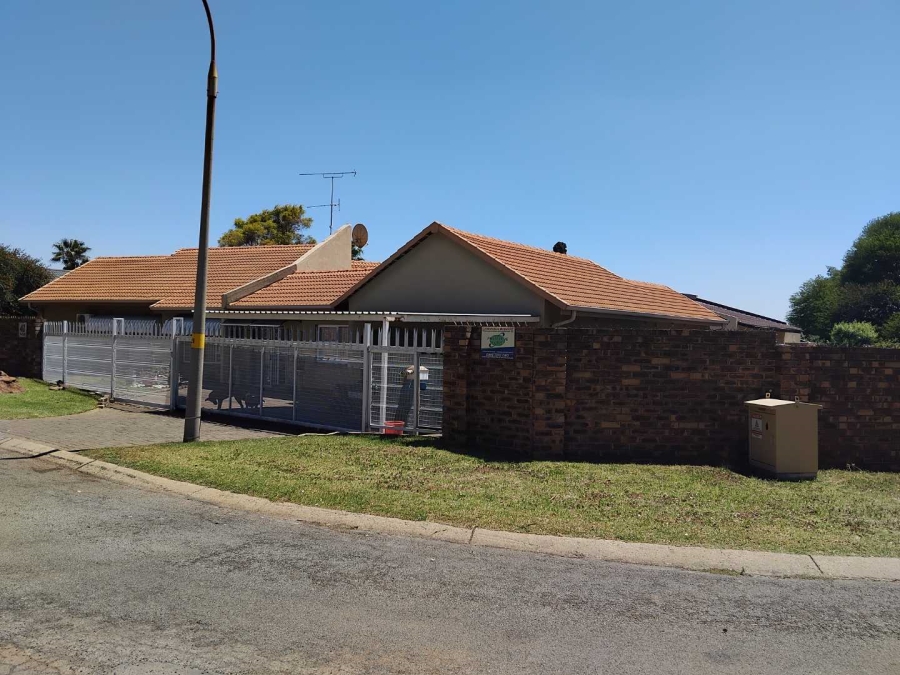 4 Bedroom Property for Sale in Randhart Gauteng