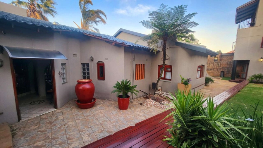 4 Bedroom Property for Sale in Glenvista Gauteng