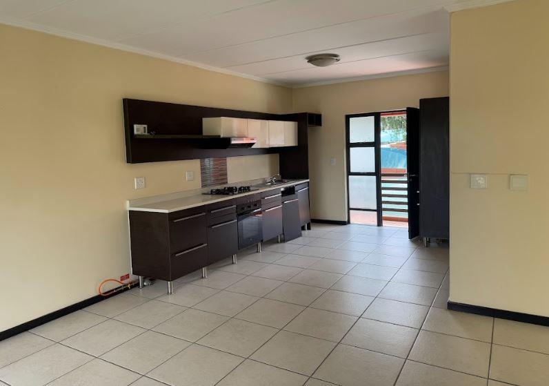 To Let 2 Bedroom Property for Rent in Douglasdale Gauteng