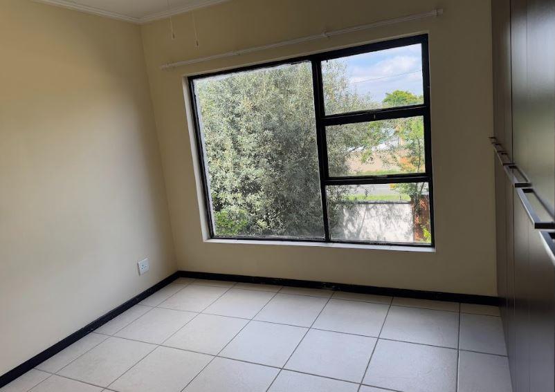 To Let 2 Bedroom Property for Rent in Douglasdale Gauteng