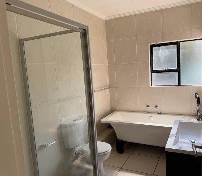 To Let 2 Bedroom Property for Rent in Douglasdale Gauteng