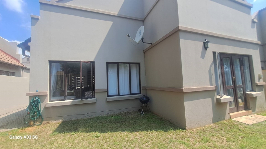 To Let 2 Bedroom Property for Rent in Barbeque Downs Gauteng