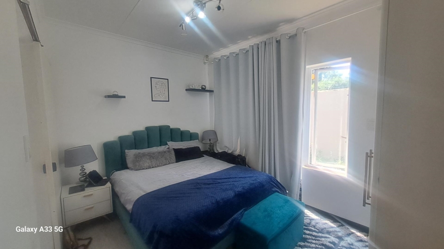 To Let 2 Bedroom Property for Rent in Barbeque Downs Gauteng