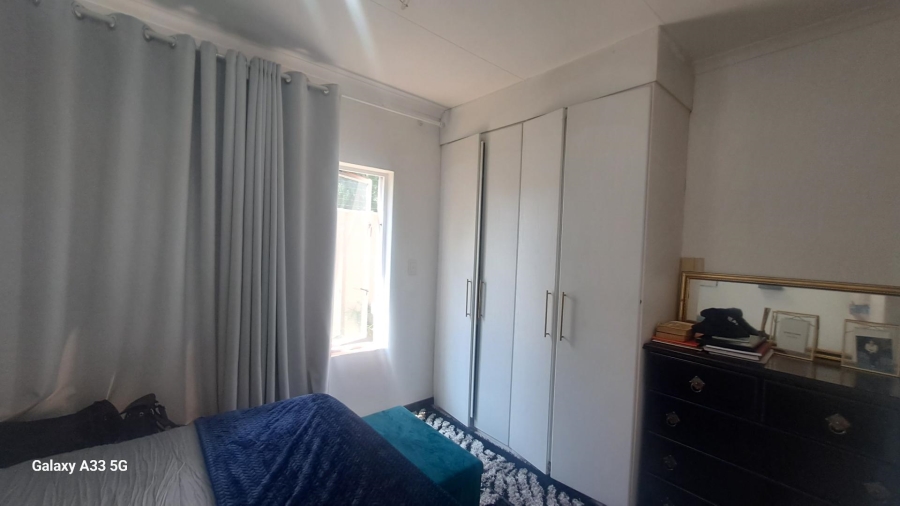 To Let 2 Bedroom Property for Rent in Barbeque Downs Gauteng