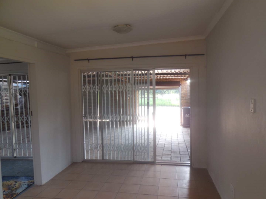 To Let 2 Bedroom Property for Rent in Kilner Park Gauteng