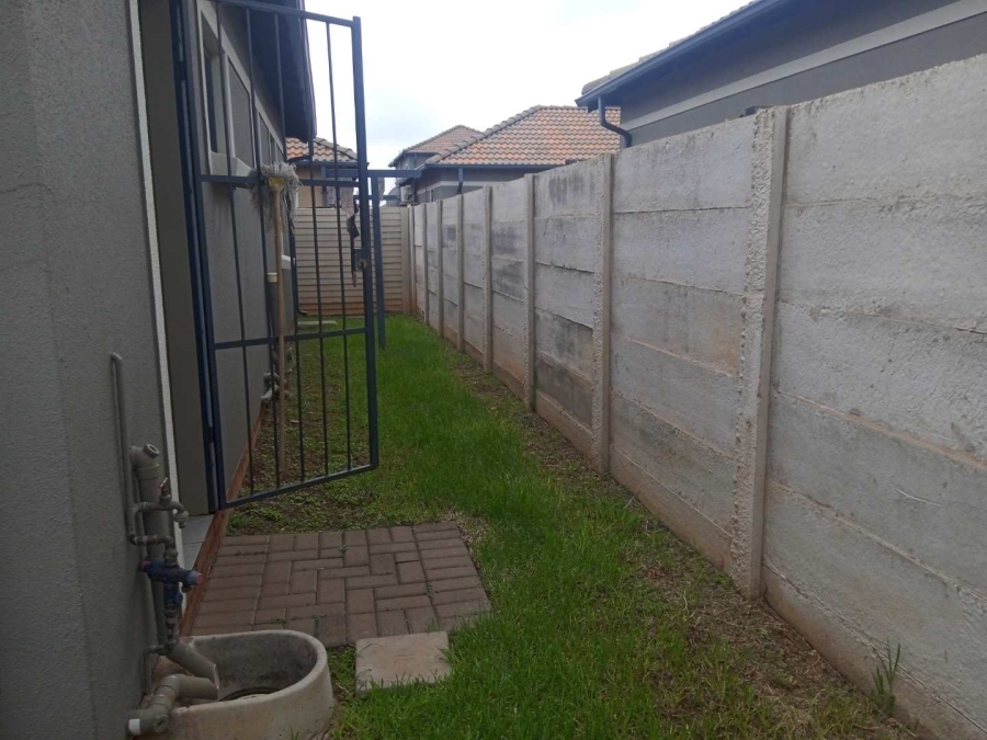 3 Bedroom Property for Sale in Andeon Gauteng