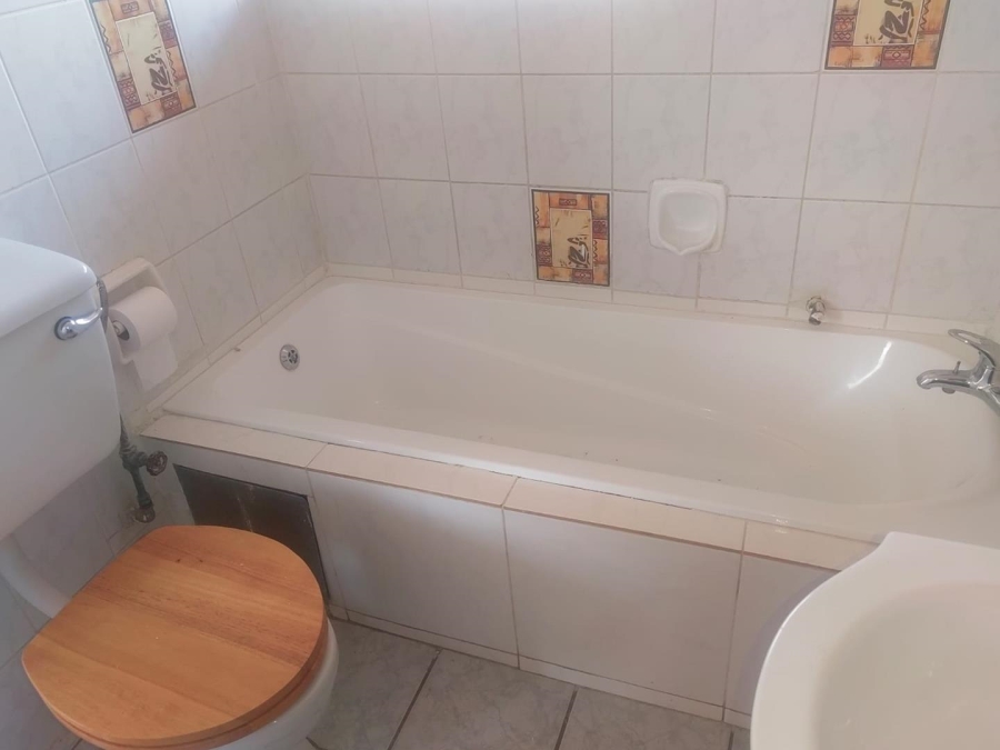 1 Bedroom Property for Sale in Windsor East Gauteng