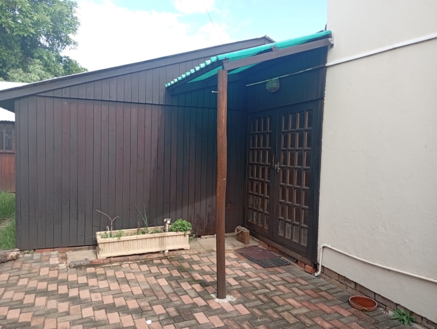 To Let 3 Bedroom Property for Rent in Birch Acres Gauteng