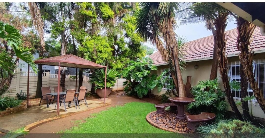 8 Bedroom Property for Sale in Van Riebeeck Park Gauteng