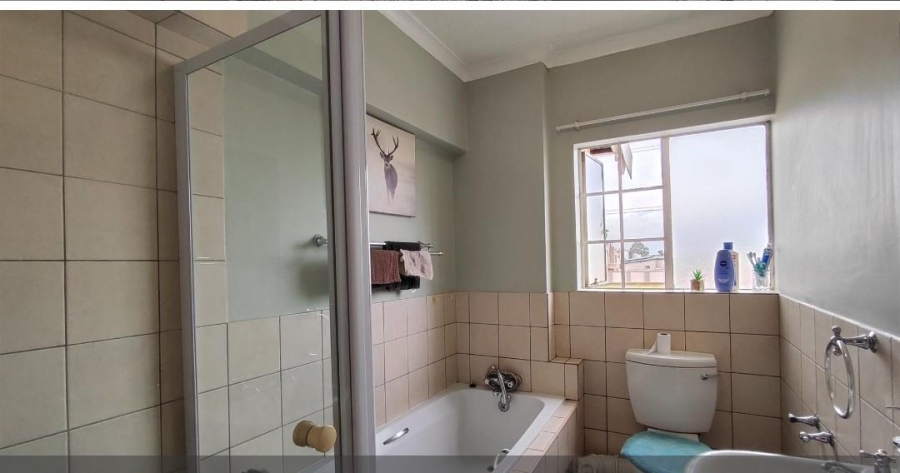 2 Bedroom Property for Sale in Terenure Gauteng