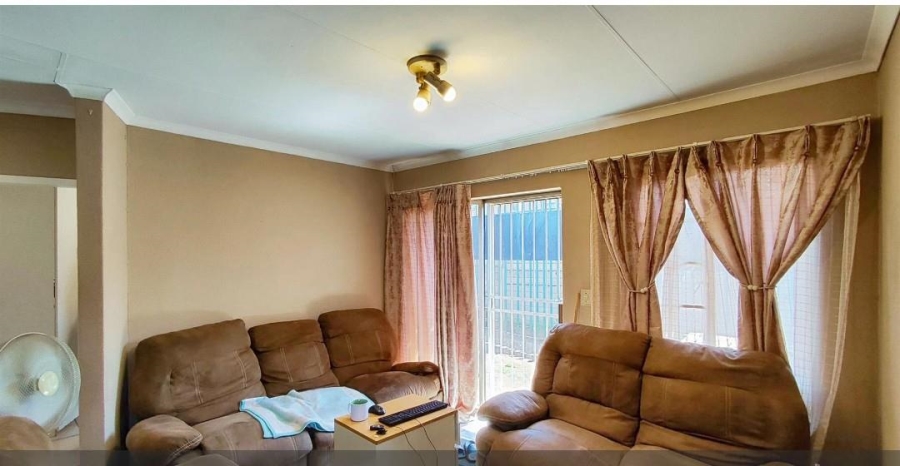 2 Bedroom Property for Sale in Birchleigh Gauteng