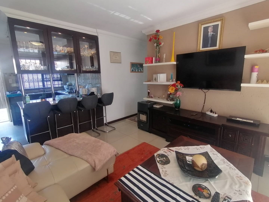 3 Bedroom Property for Sale in Brackendowns Gauteng