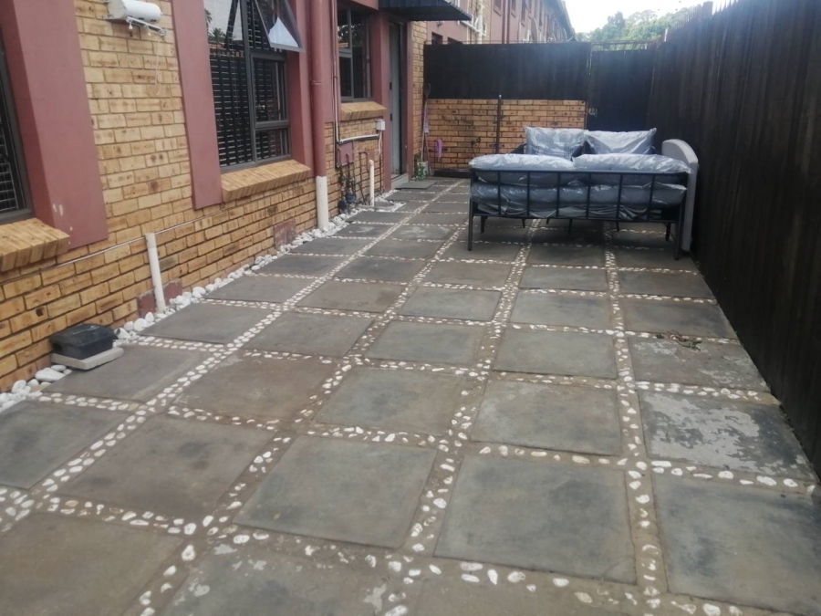 3 Bedroom Property for Sale in Brackendowns Gauteng