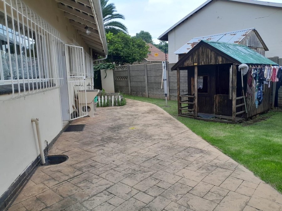 4 Bedroom Property for Sale in Florida Park Gauteng