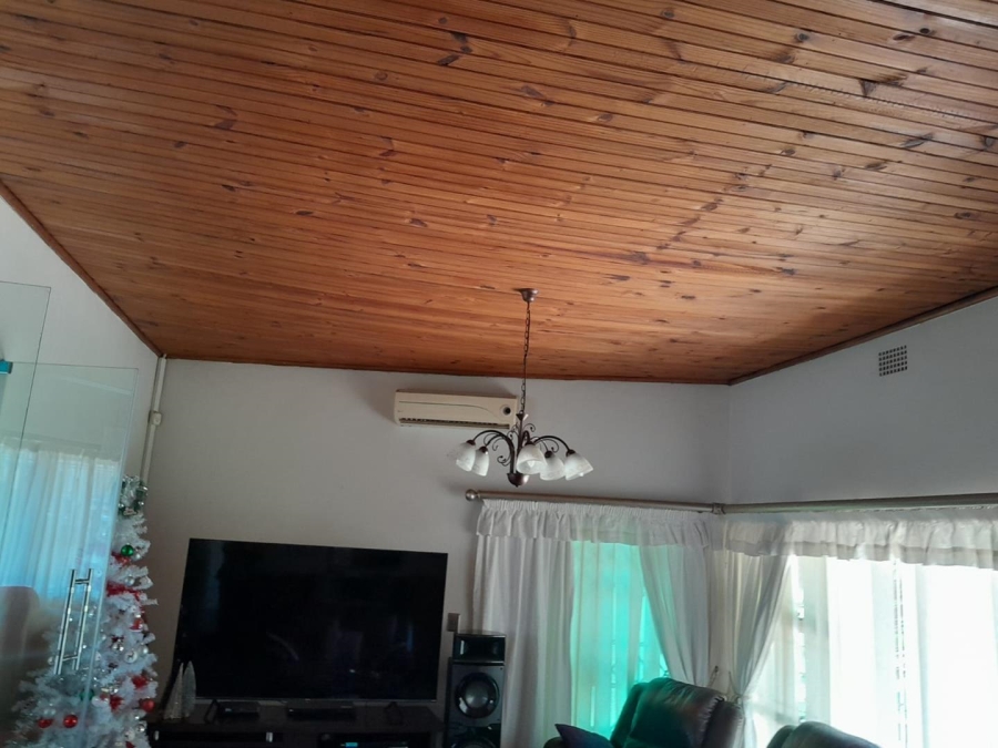 4 Bedroom Property for Sale in Florida Park Gauteng