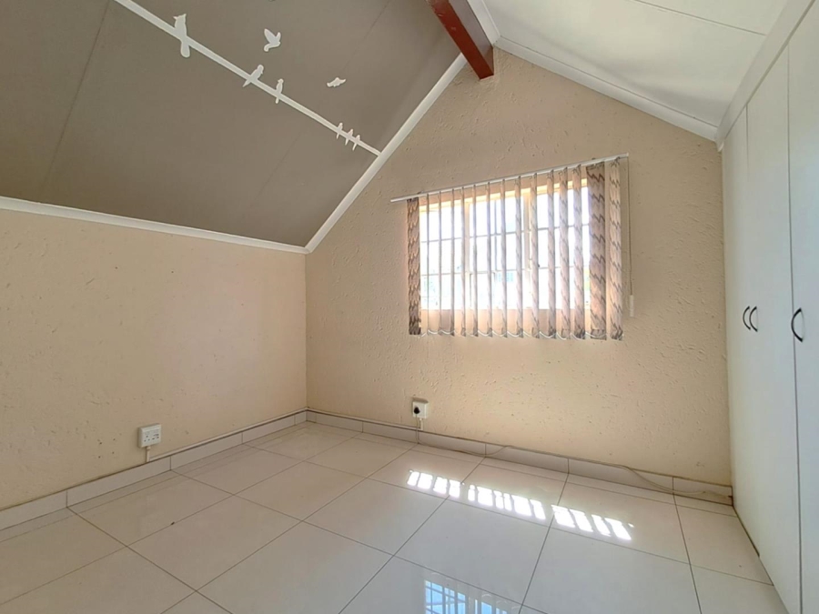 2 Bedroom Property for Sale in Bassonia Rock Gauteng