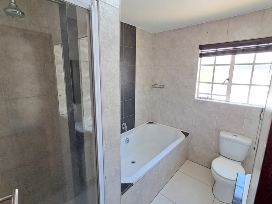 2 Bedroom Property for Sale in Bassonia Rock Gauteng