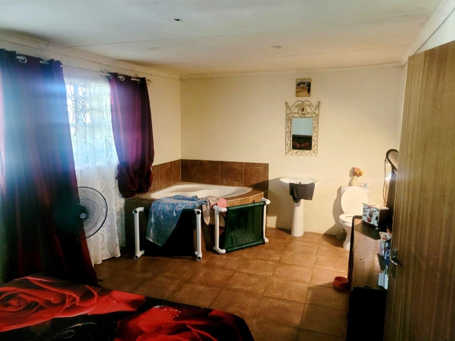 6 Bedroom Property for Sale in Bultfontein Gauteng