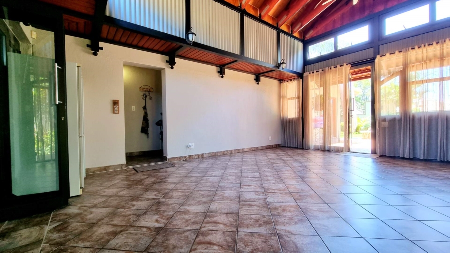 7 Bedroom Property for Sale in Sinoville Gauteng