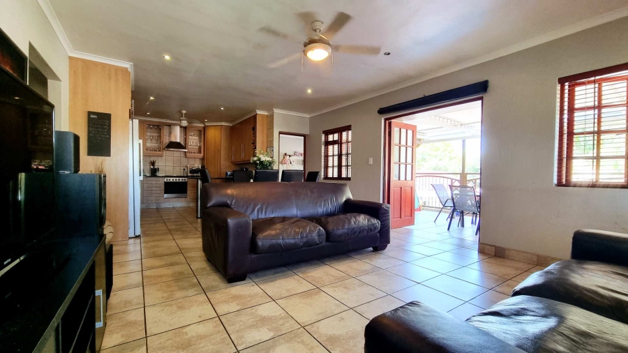 7 Bedroom Property for Sale in Sinoville Gauteng