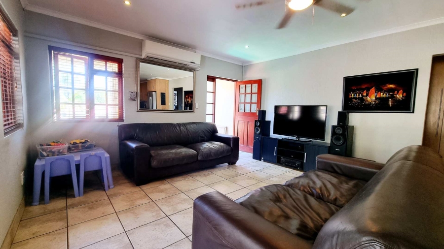 7 Bedroom Property for Sale in Sinoville Gauteng