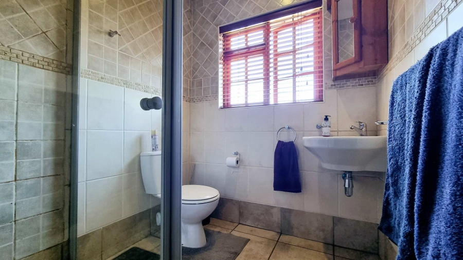 7 Bedroom Property for Sale in Sinoville Gauteng