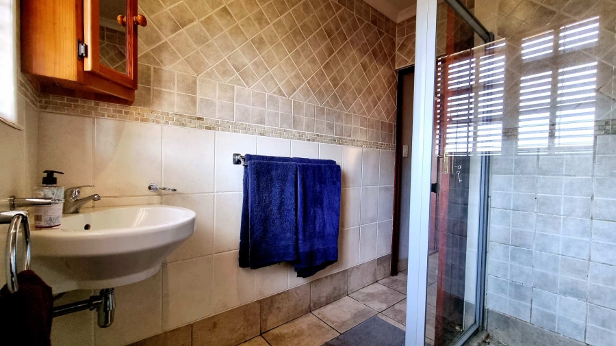 7 Bedroom Property for Sale in Sinoville Gauteng