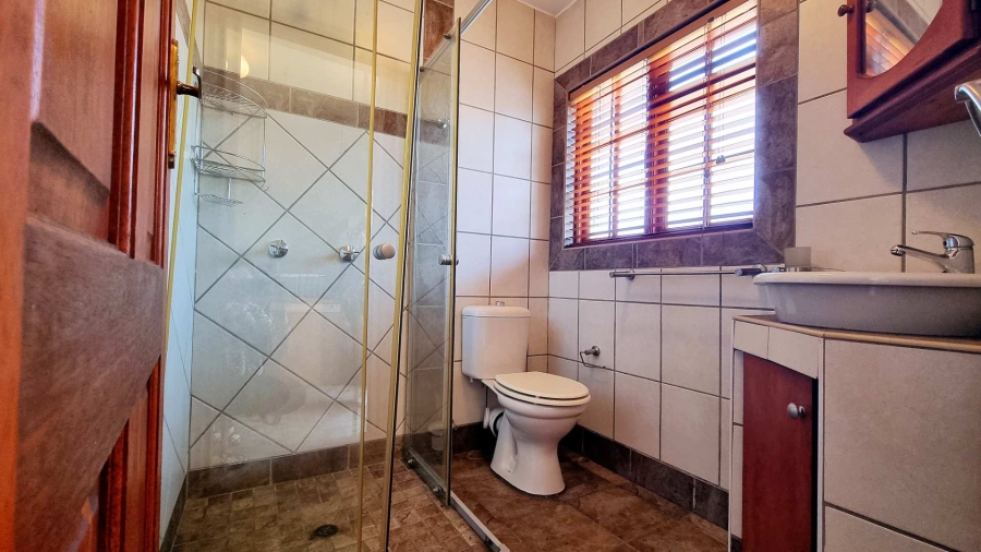 7 Bedroom Property for Sale in Sinoville Gauteng