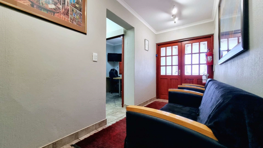 7 Bedroom Property for Sale in Sinoville Gauteng