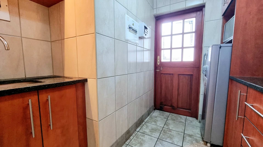 7 Bedroom Property for Sale in Sinoville Gauteng