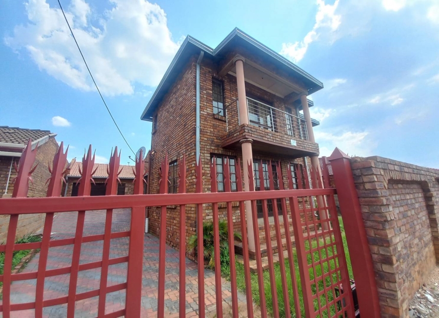 6 Bedroom Property for Sale in Atteridgeville Gauteng