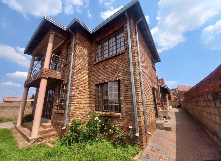 6 Bedroom Property for Sale in Atteridgeville Gauteng