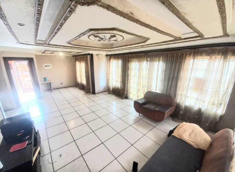 6 Bedroom Property for Sale in Atteridgeville Gauteng