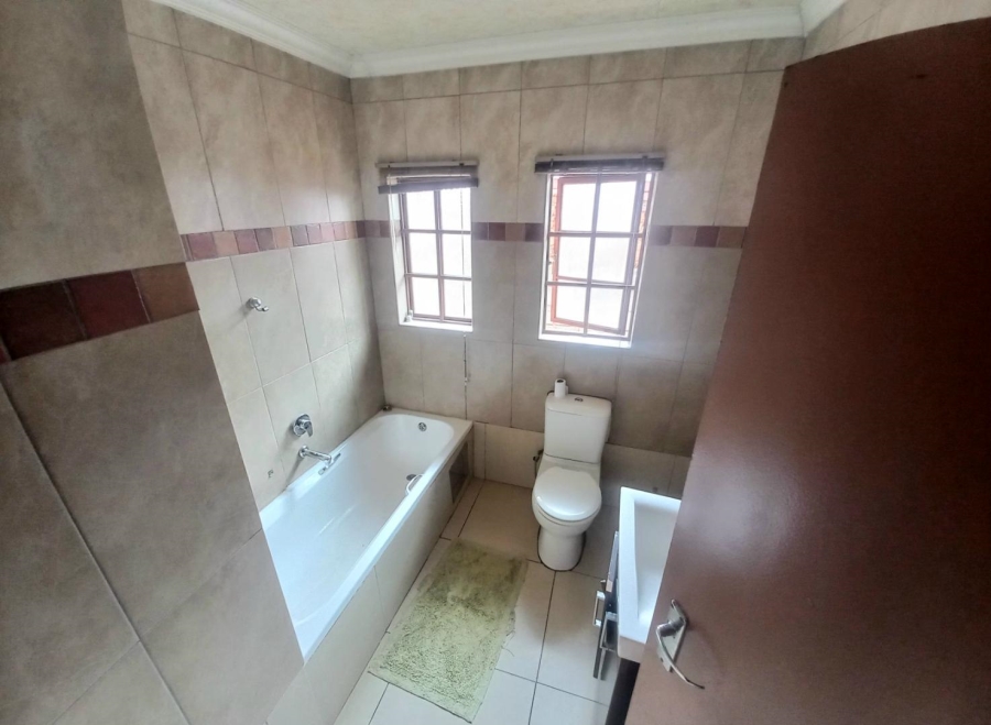 6 Bedroom Property for Sale in Atteridgeville Gauteng