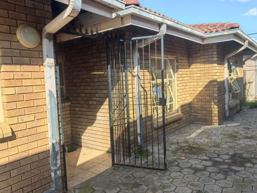 To Let 4 Bedroom Property for Rent in Soshanguve K Gauteng