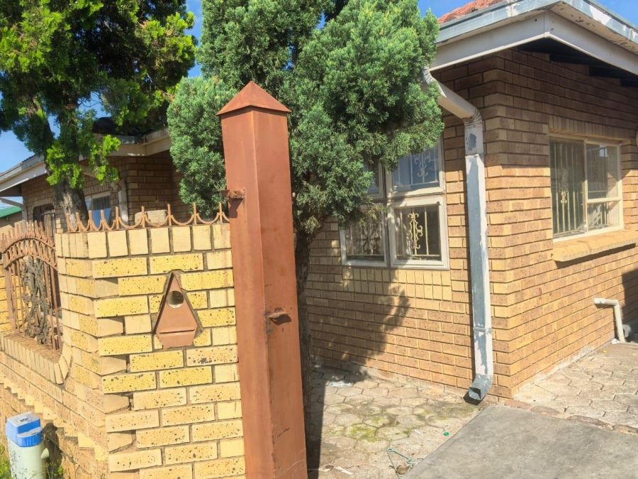 To Let 4 Bedroom Property for Rent in Soshanguve K Gauteng