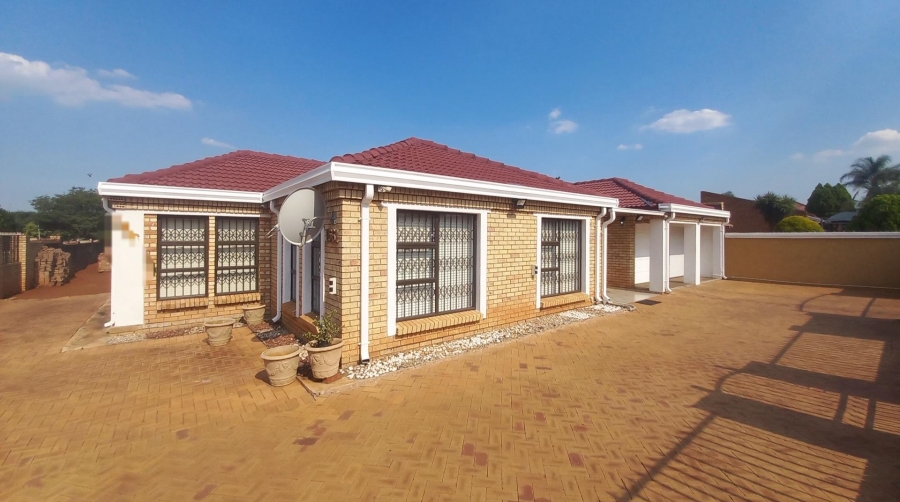 4 Bedroom Property for Sale in The Orchards Gauteng