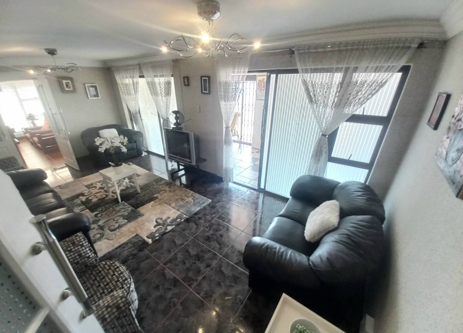 4 Bedroom Property for Sale in The Orchards Gauteng