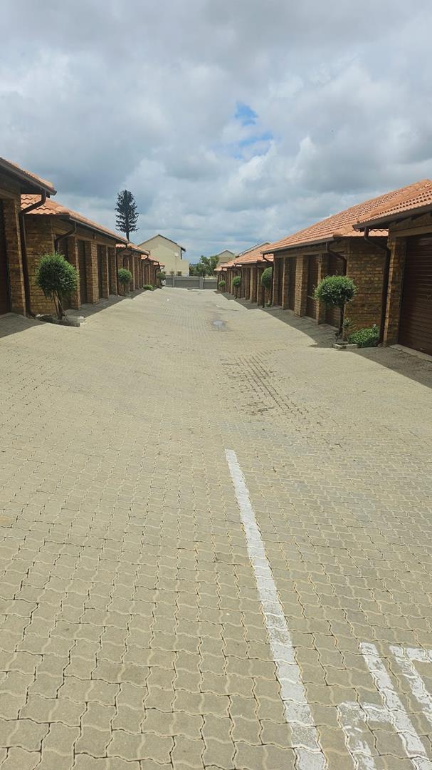 To Let 3 Bedroom Property for Rent in Kosmosdal Gauteng