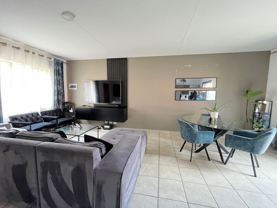 To Let 3 Bedroom Property for Rent in Kosmosdal Gauteng