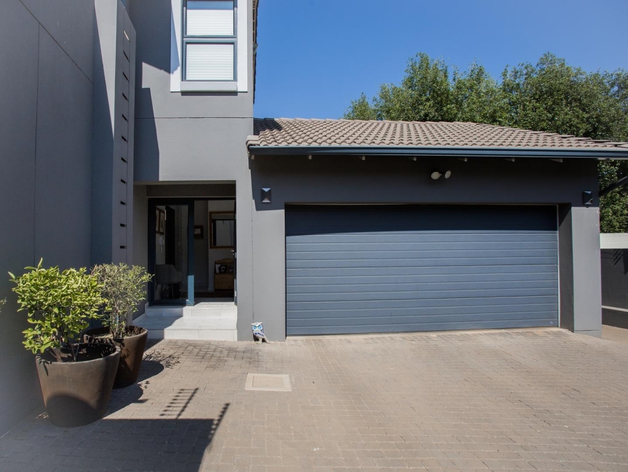 3 Bedroom Property for Sale in Faerie Glen Gauteng