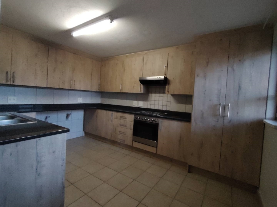 To Let 1 Bedroom Property for Rent in Eldoraigne Gauteng